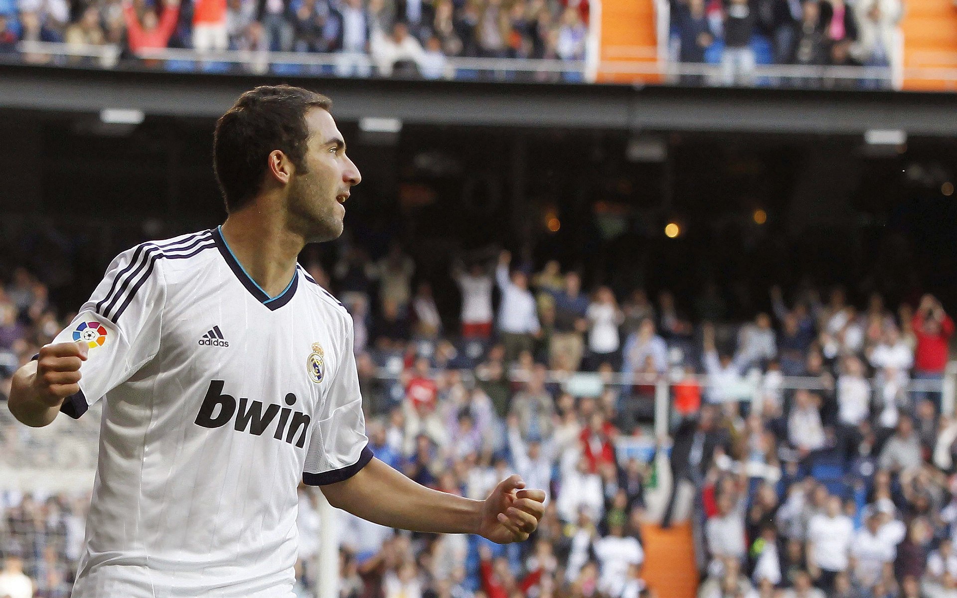 亚马尔分手后与意大利模特传绯闻 女方是足球迷且喜欢K77，亚马尔项目投资