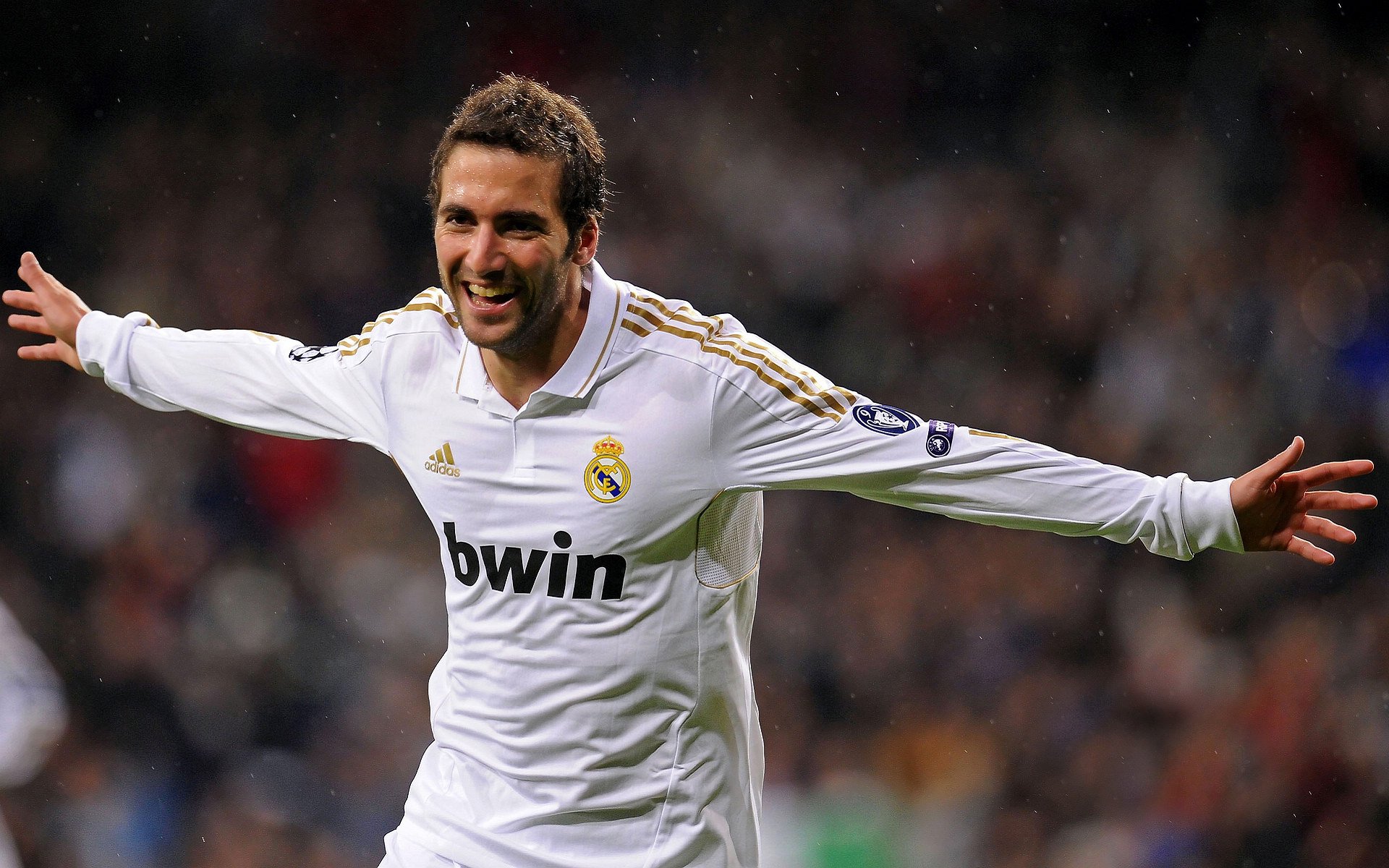 亚马尔分手后与意大利模特传绯闻 女方是足球迷且喜欢K77，亚马尔项目投资